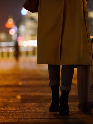 社交恐惧微漫，当我们在人群中消失