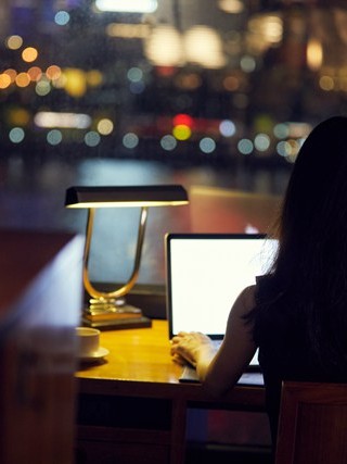 面对特殊社交恐惧，如何克服并拥抱真实的自我